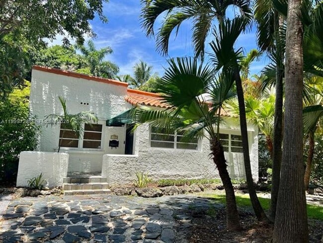Building Photo - 119 Cadima Ave