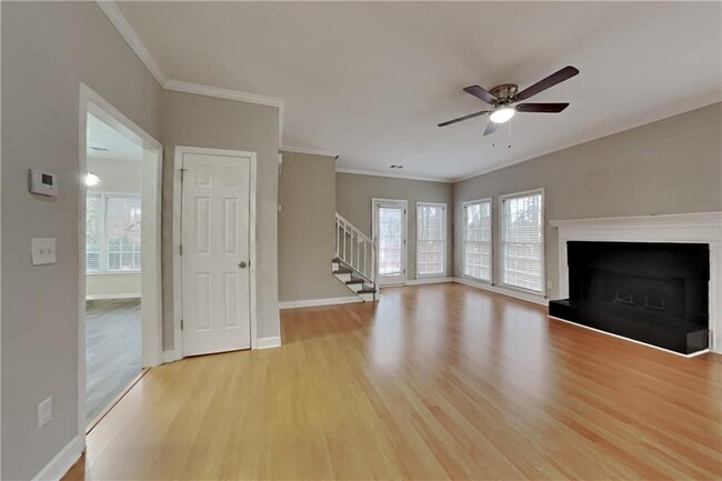 Photo - 3625 Southlake Dr