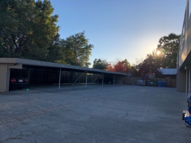 Photo - Kimberly Court Apartments