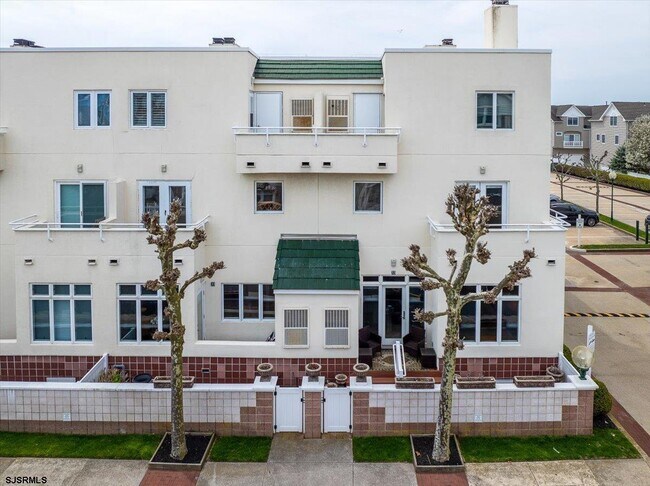 Photo - 7701 Atlantic Ave Unidad 33A