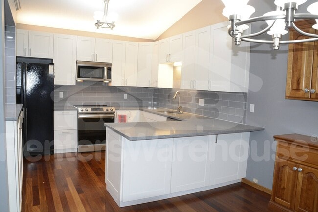 Photo - 710 E 143rd St