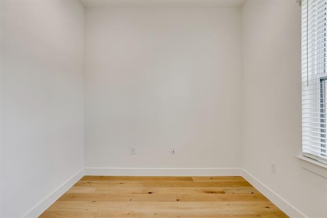 Photo - 123 Thornton St