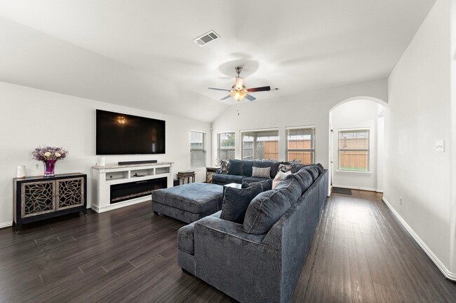 Photo - 23706 Via Viale Dr