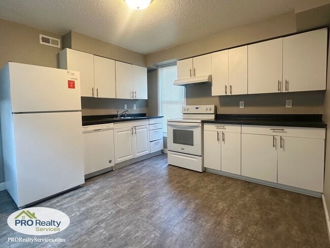 Photo - 3 Bedroom House In Northeast Minneapolis