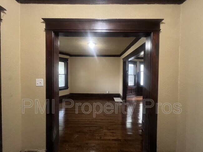 Photo - 2851 N 24th Pl