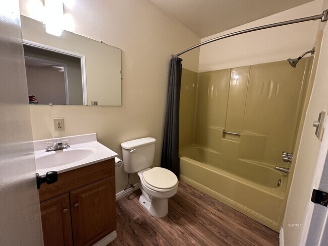 Photo - In Town 1 bedroom apartment with Patio