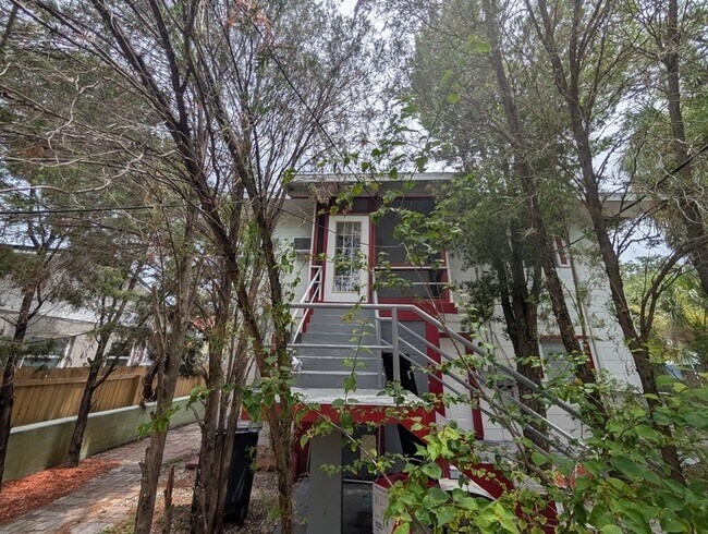 407 Engman St Unit B