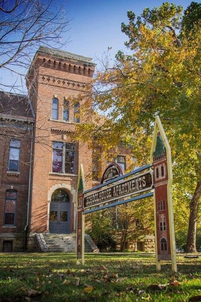 Belle Grove Schoolhouse Apartments