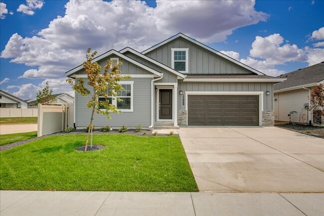 Building Photo - Beautiful 5 Bedroom Home in Nampa, Great L...