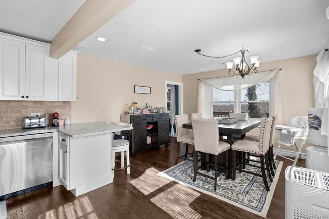 Photo - 27 Strathmore Rd