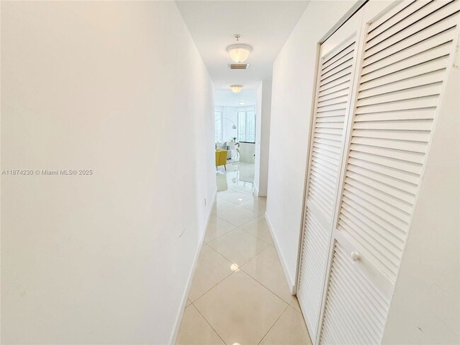 Photo - 1111 SW 1st Ave Unidad 3119