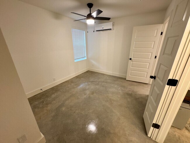 Photo - MTR2a-4 Unit Main House- ADU