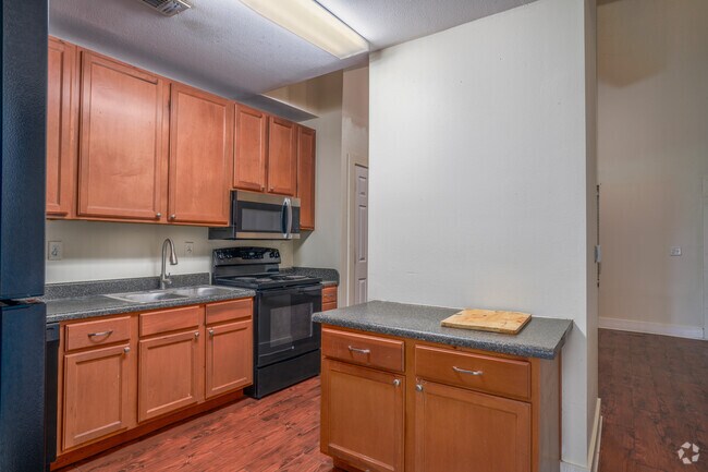 2BR, 2BA - 1,136SF - Kitchen