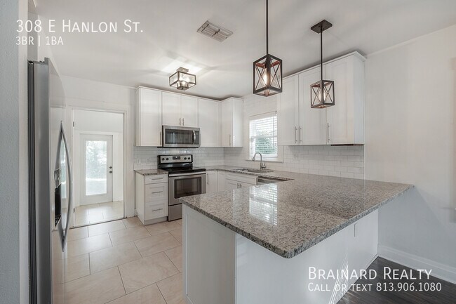 Photo - 308 E Hanlon St