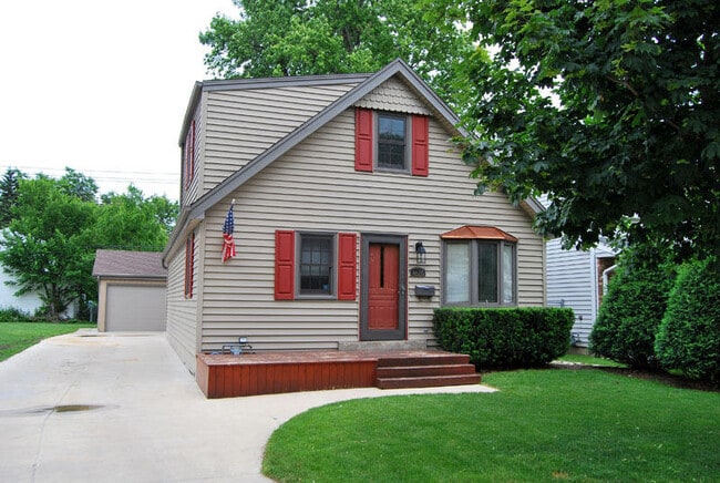 Building Photo - 4620 N 127th St Rental