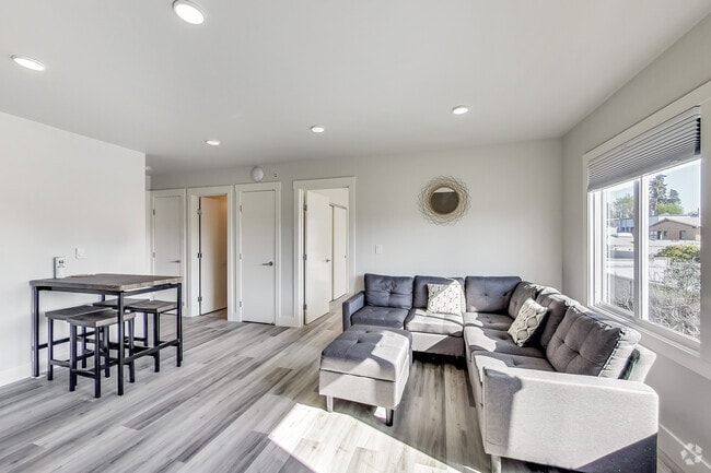 Building Photo - 3411 Adeline St Unit 3 Rental