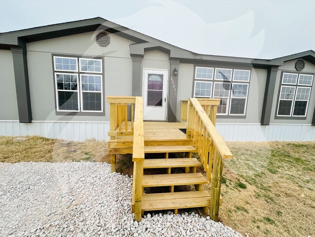 Photo - "Spacious 4-Bedroom Retreat with 2 Full Baths in Woodward, OK – Your Perfect Home-Away-From-Home!"