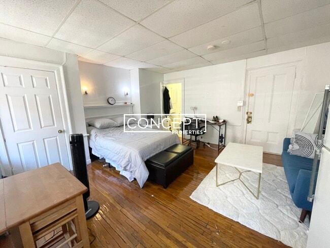 Building Photo - 90 Myrtle St Unit 6CP