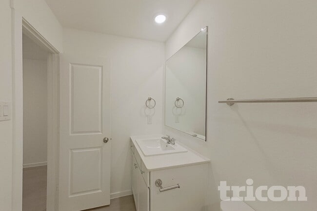 Photo - 1629 Baugh St