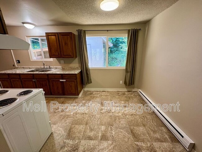 Photo - 711 Grandview Ave