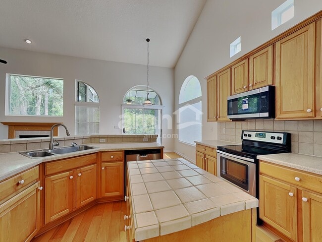 Photo - 240 Sweetbrier Branch Ln