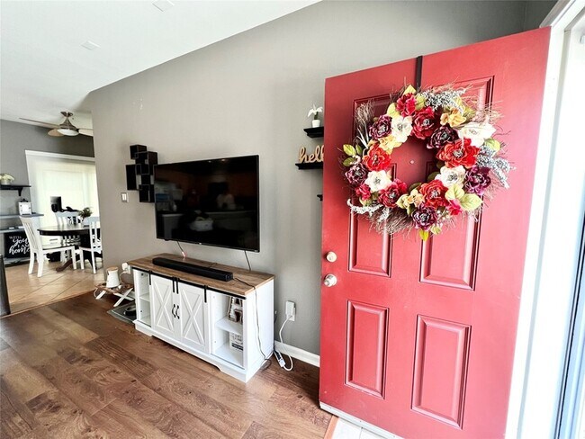 Photo - 2225 Naomi St