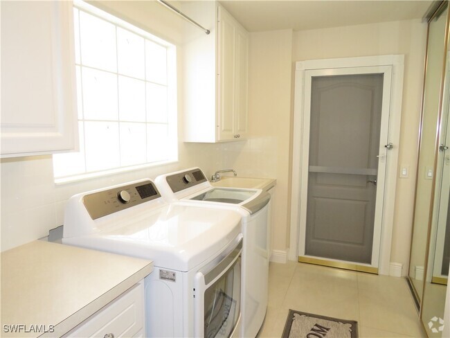 Building Photo - 4191 St George Ln Rental