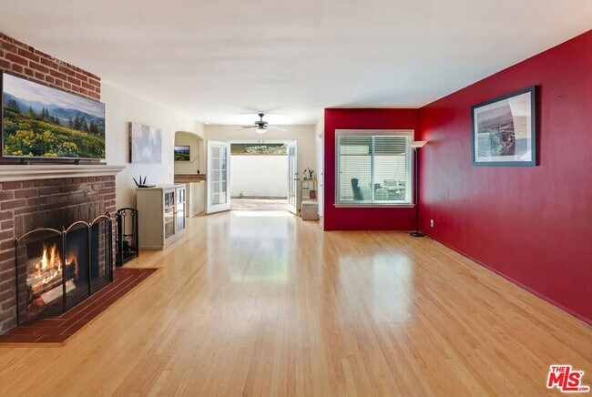 Photo - 3740 Lankershim Blvd