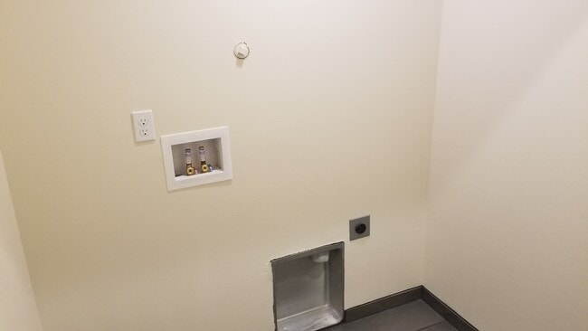 Photo - 1412 W Lakeside Dr