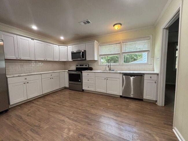 Photo - 816 Savage Rd