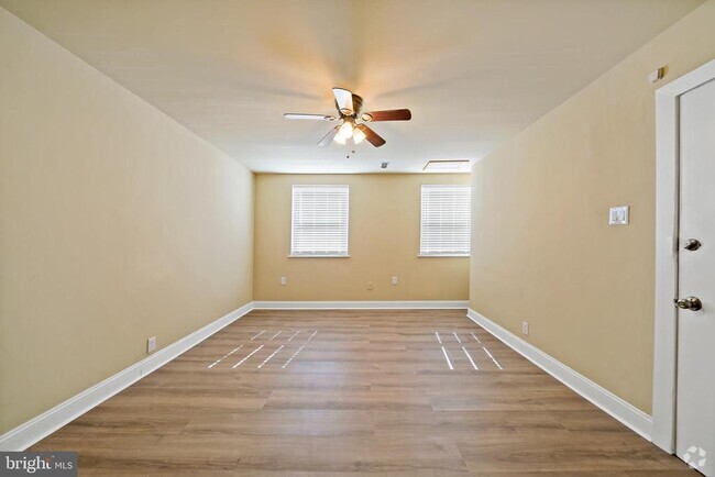 Building Photo - 2118 S Broad St Rental