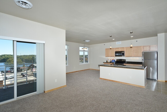 Photo - 503 Broadway