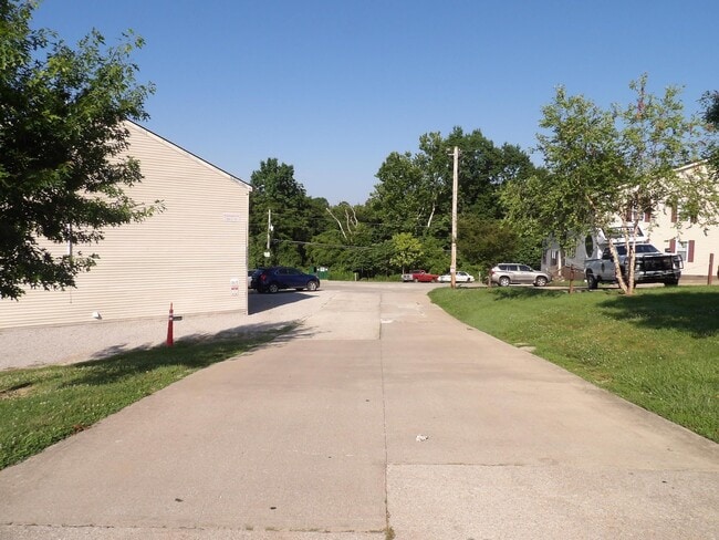 Photo - 35 Ashwood Ct Unidad 12