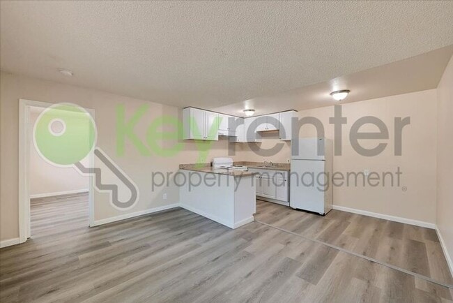 Photo - 1065 Santiago Ave