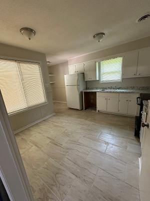 Photo - 192 Holland Ln