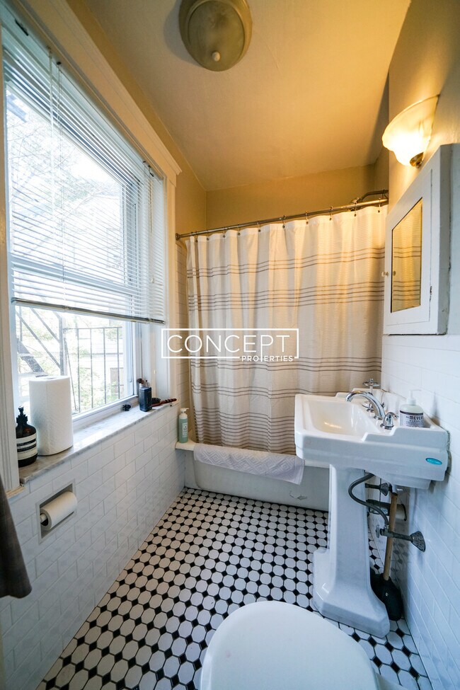 Photo - 11 Gray St Unit 12