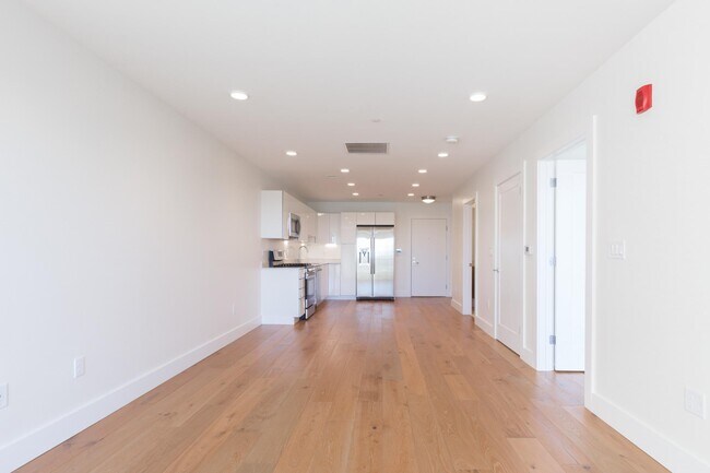 Kitchen - 250 Meridian St Unidad 403