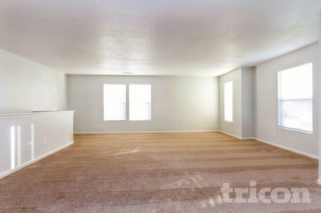 Photo - 453 Bridgewater Dr