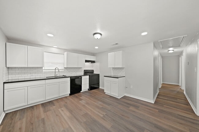 Photo - 516 Coleman St