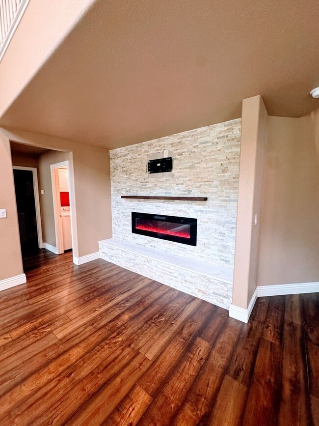 Photo - Spacious4bd home with Loft - Beautiful Folsom Neighborhood