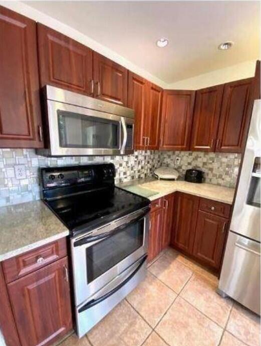 5705 Fox Hollow Dr