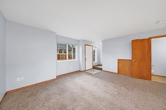 Photo - 99th Ave Tri-Plex-AT-4518 Unit # B