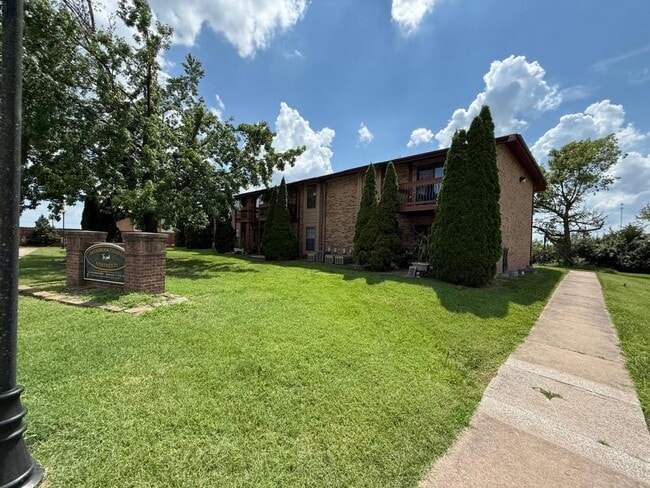 Photo - 122 Fairway Ave