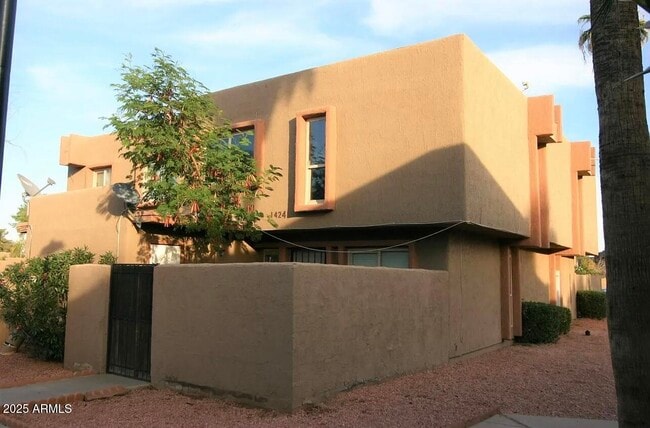 Photo - 1424 N 53rd Ave Townhome