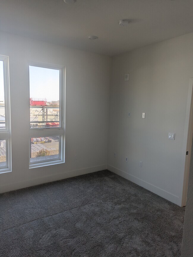 Photo - 3698 Vision Cmn