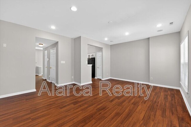 Photo - 4903 Sunburst Ln