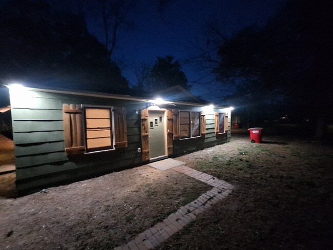 Photo - 2641 Leone Dr N