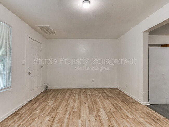 Photo - 2301 SW 24th St