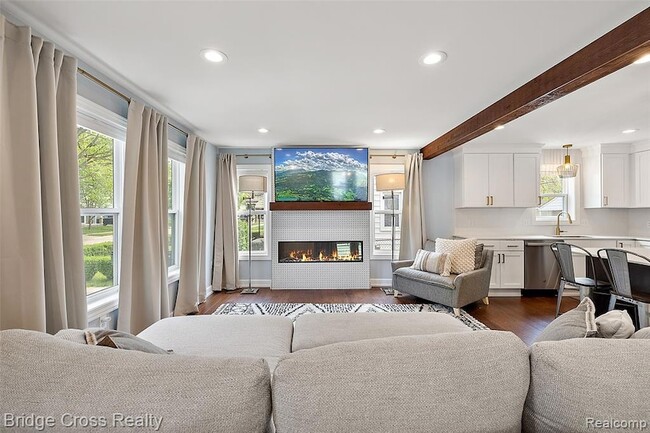 Photo - 1410 Mclean Ave