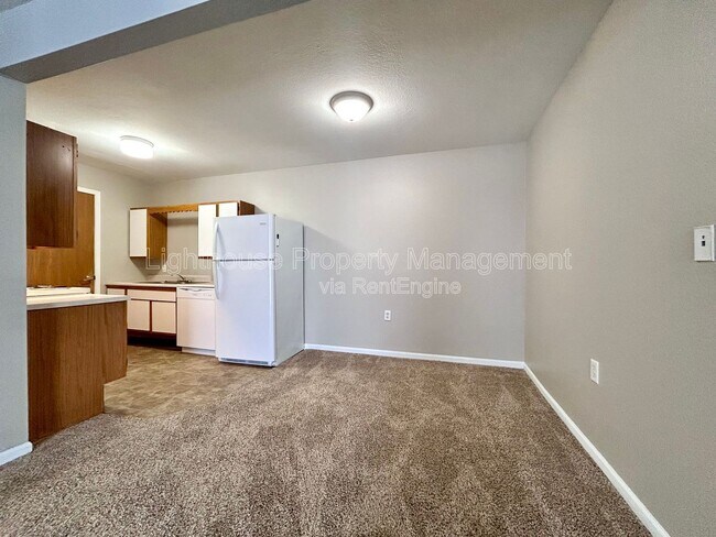 Photo - 587 W Randall St Unidad 101